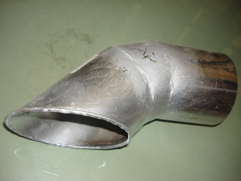 Exhaust tailpipe (Φ102, L=260mm, 135°)