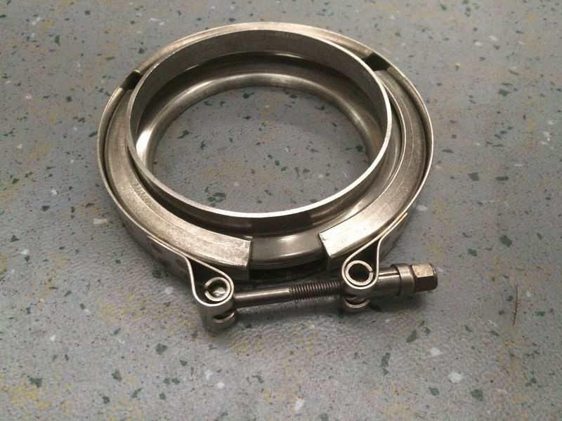 Exhaust pipe clamp assembly