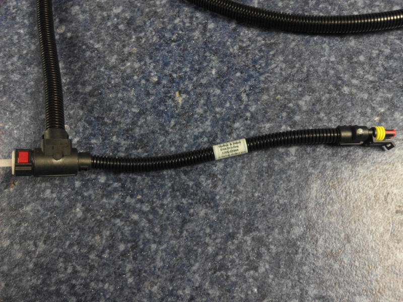 Urea tube, 3000, 5/16in, electric heating, right angle head-1