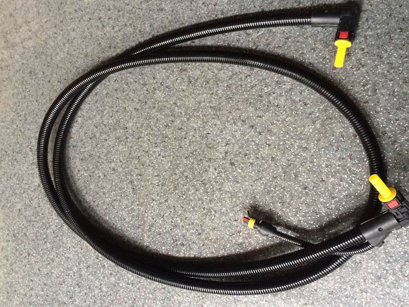 Urea tube, 2500, 5/16in, electric heating, right angle head