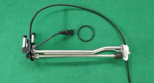 Urea tank level temperature sensor