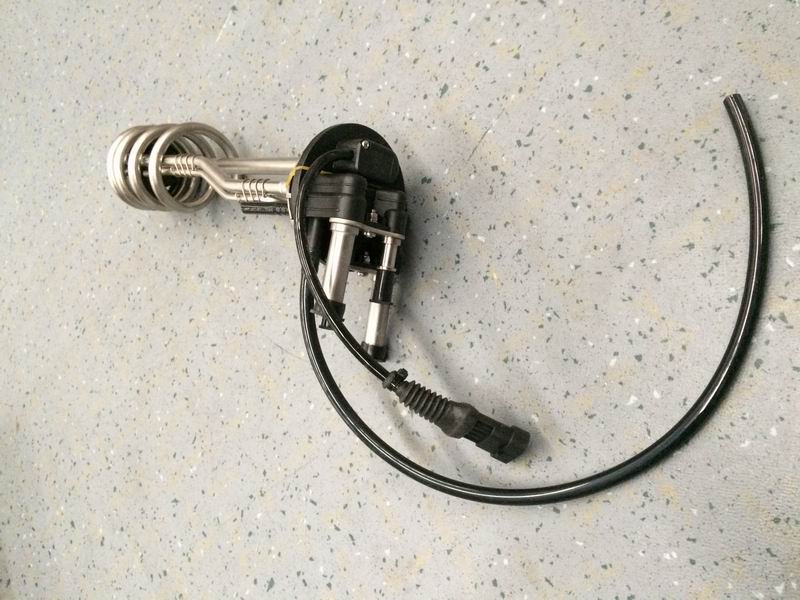 Urea tank level temperature sensor