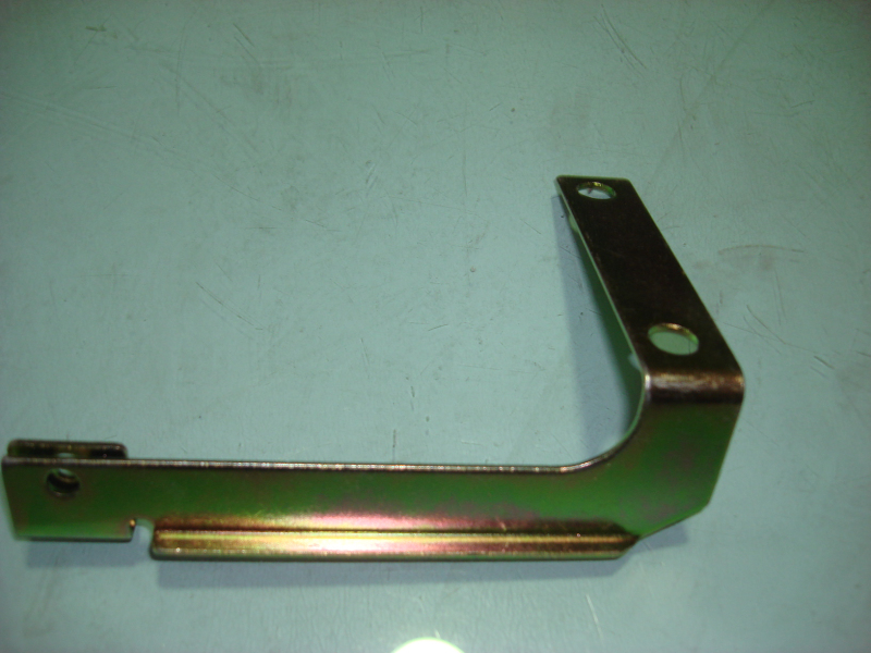 Exhaust gas bypass control valve connection pipe bracket