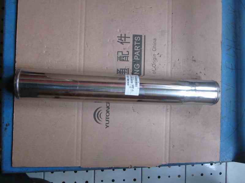 D Intercooler air intake pipe one