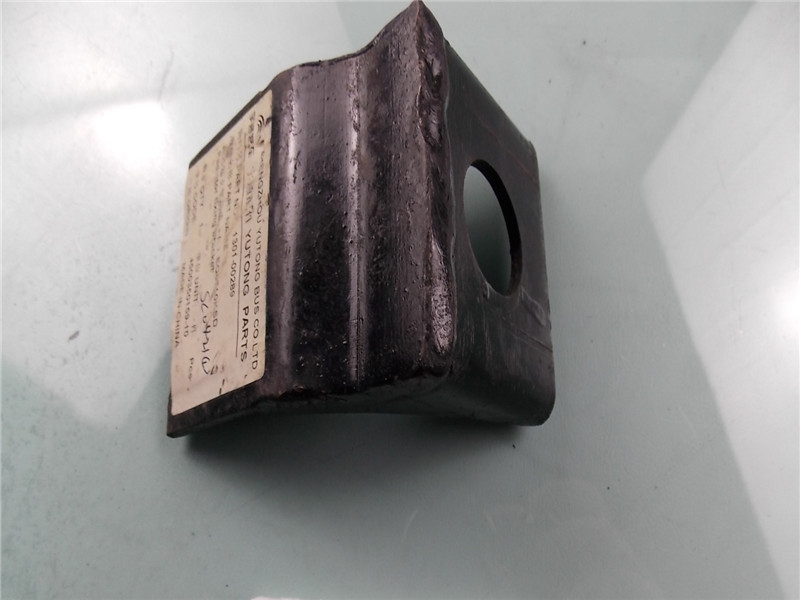 Radiator bracket assembly (right)