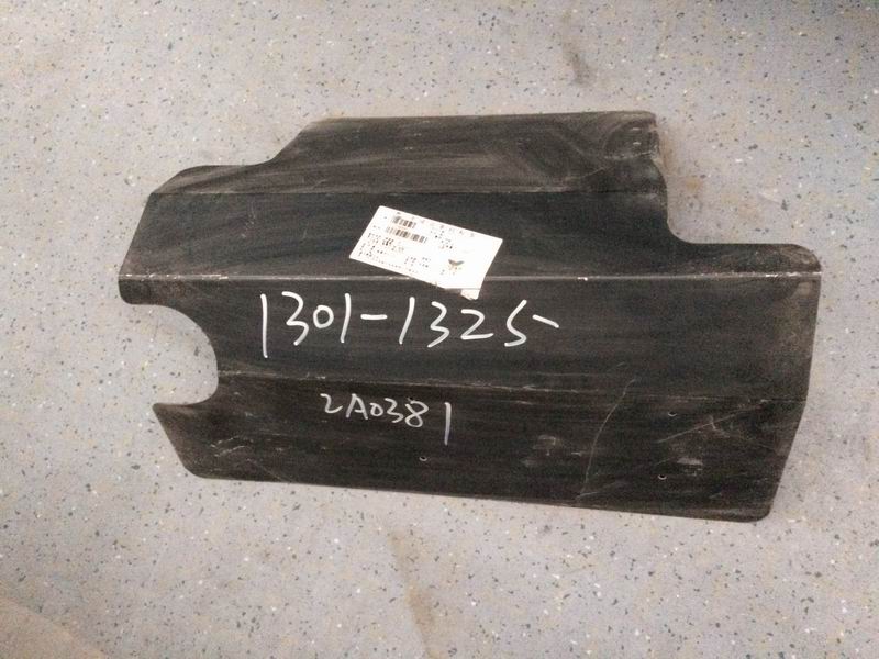 Radiator deflector, deflector (right), ZK6808H-1