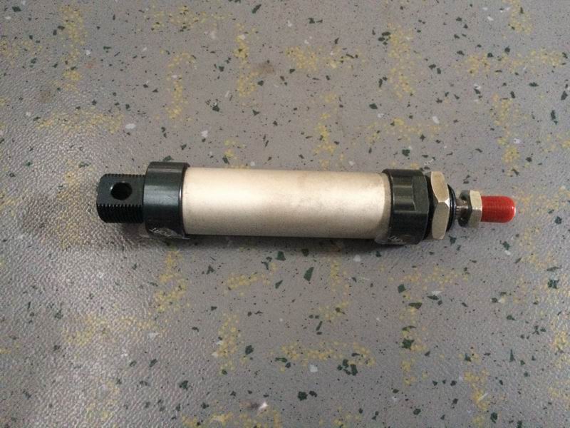 Cylinder-for pneumatic radiator blinds