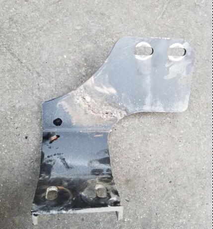 Кронштейн радиатора охлаждения, задняя часть автомобиля