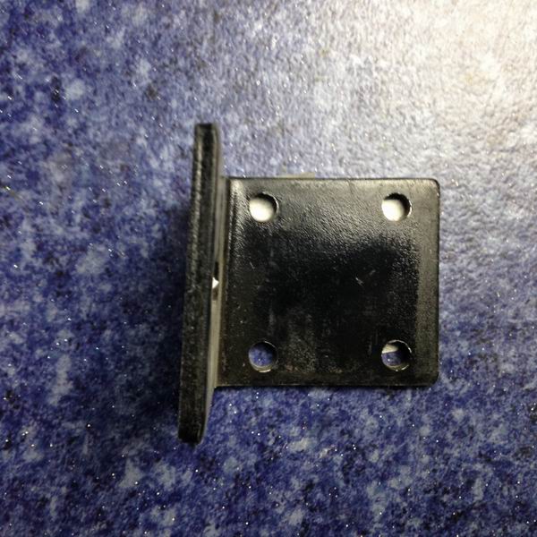 Radiator right bracket