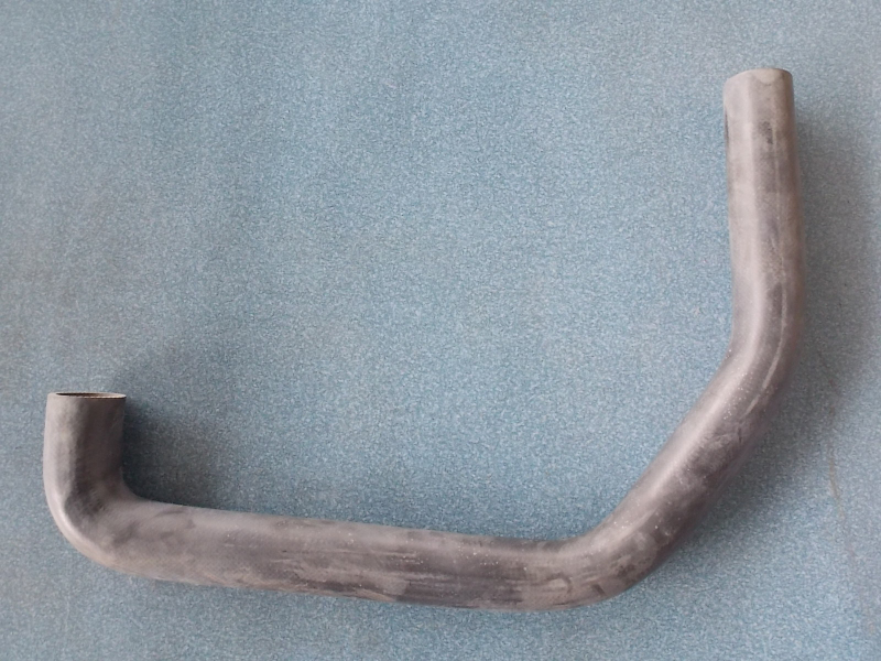 D Engine water outlet pipe