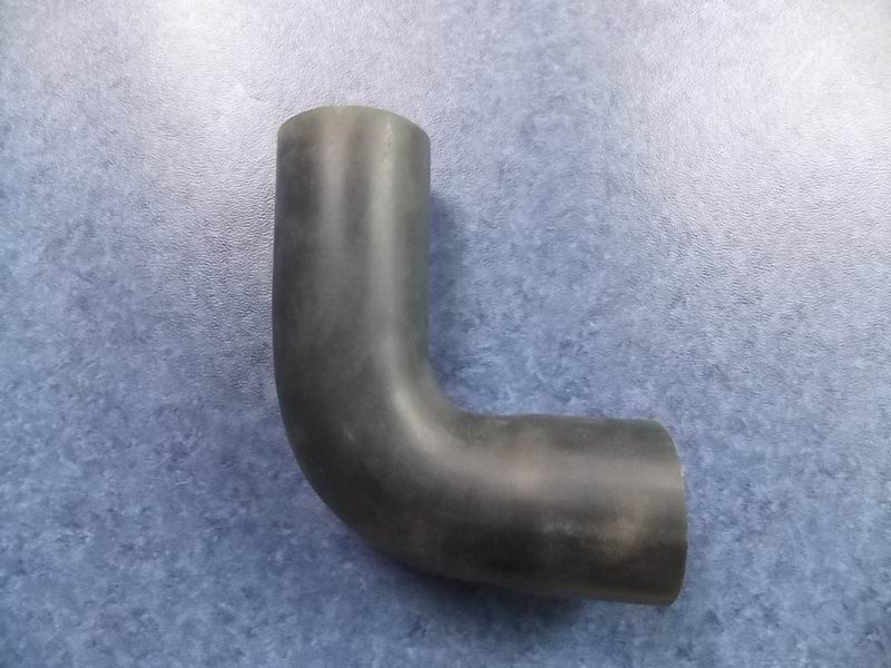 Water tank outlet pipe