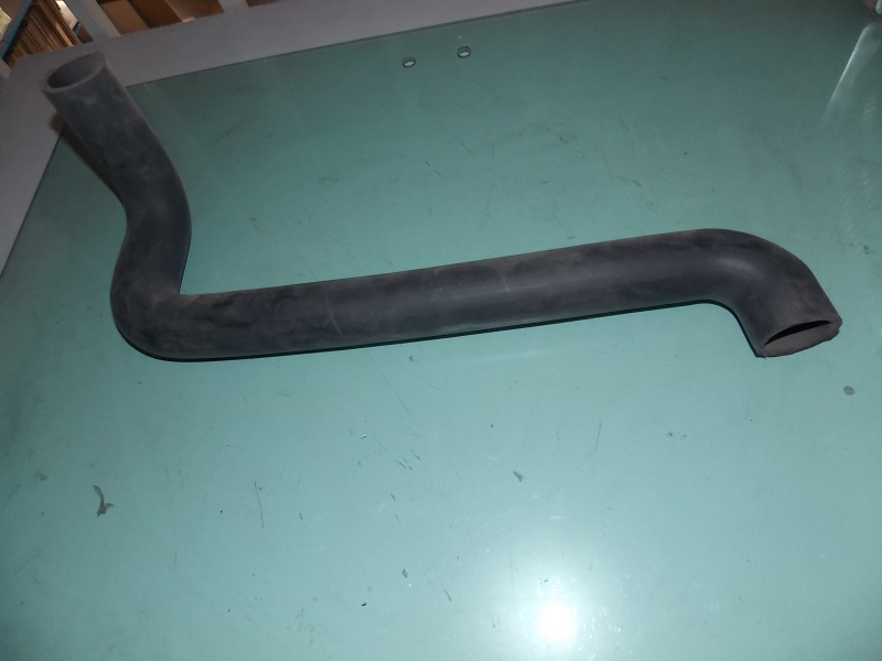 Radiator outlet hose