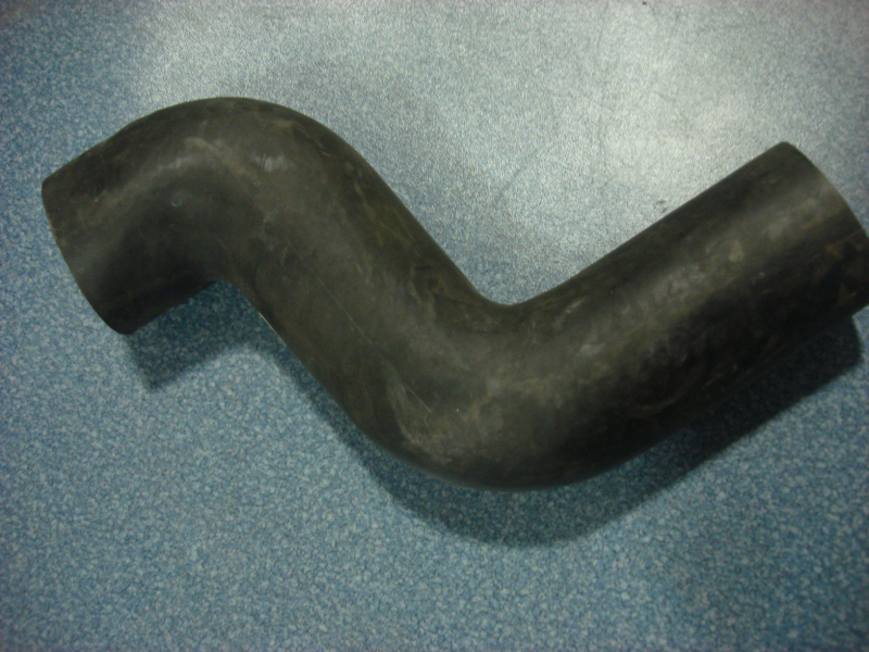 Водяная трубка двигателя