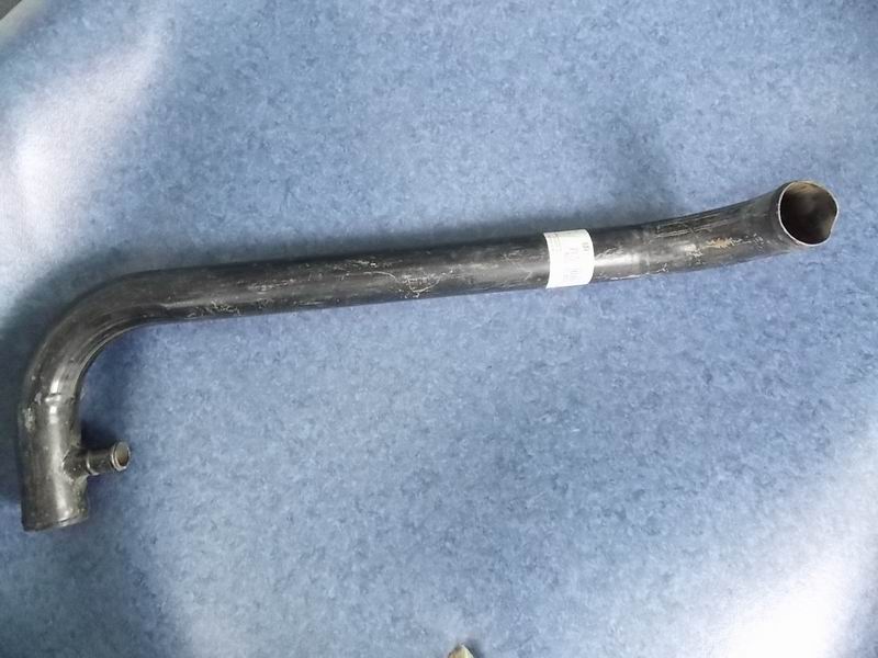 Radiator outlet pipe