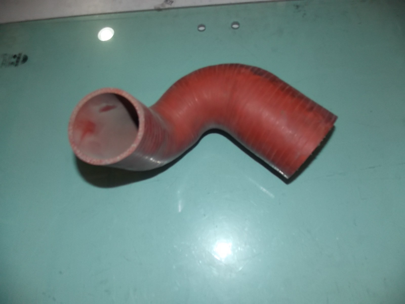 D изогнутый шланг переменного диаметра