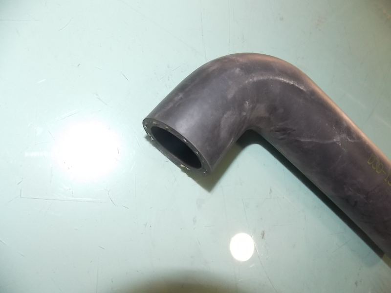 Маленький циркуляционный шланг; можно заменить на 1303-09638-1