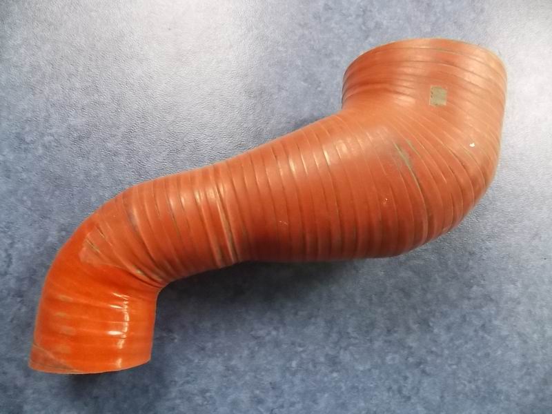 Силиконовая трубка воздухозаборника двигателя