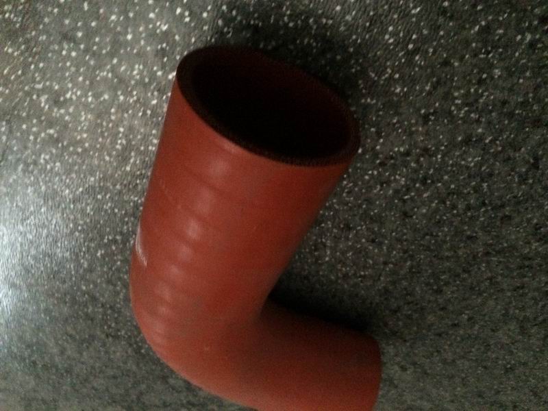 Угловой шланг, Φ 50- Ф 60 , 120 / 165 , кремний