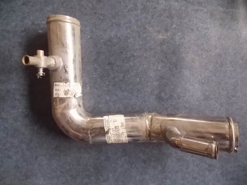 Стальная труба на выходе из радиатора