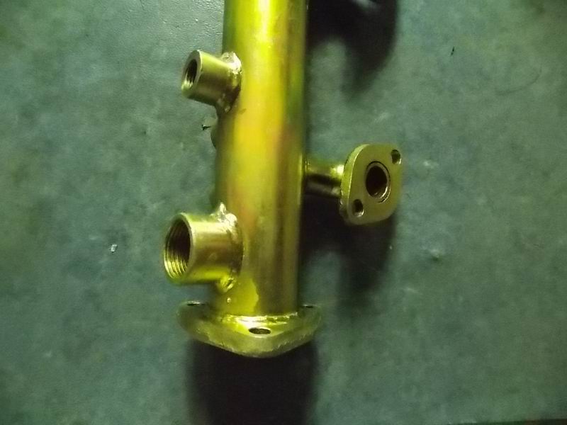 Engine water outlet pipe