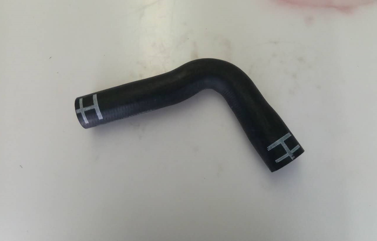 Engine radiator water inlet pipe