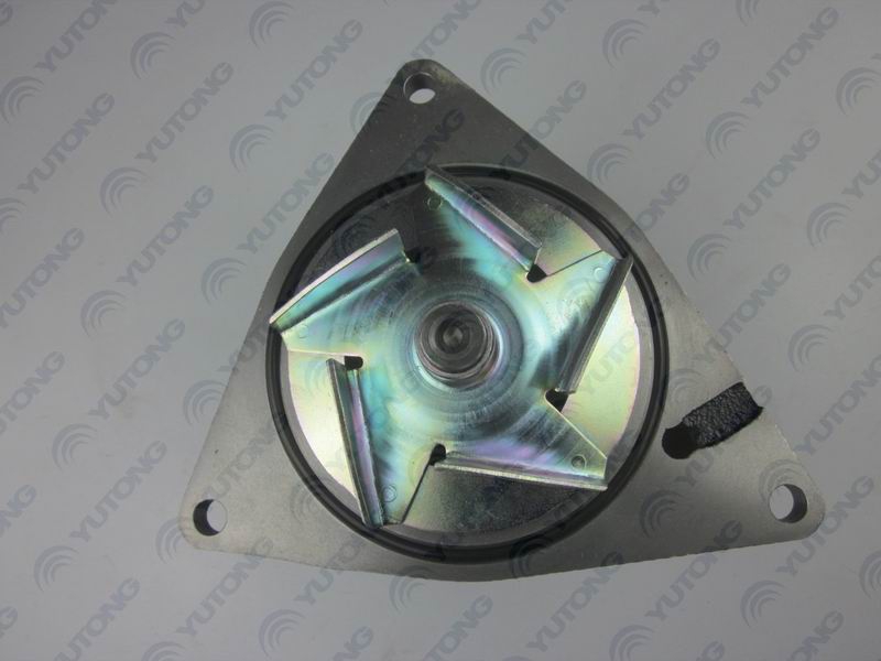 Водяной насос; можно заменить на 1307-00811-1