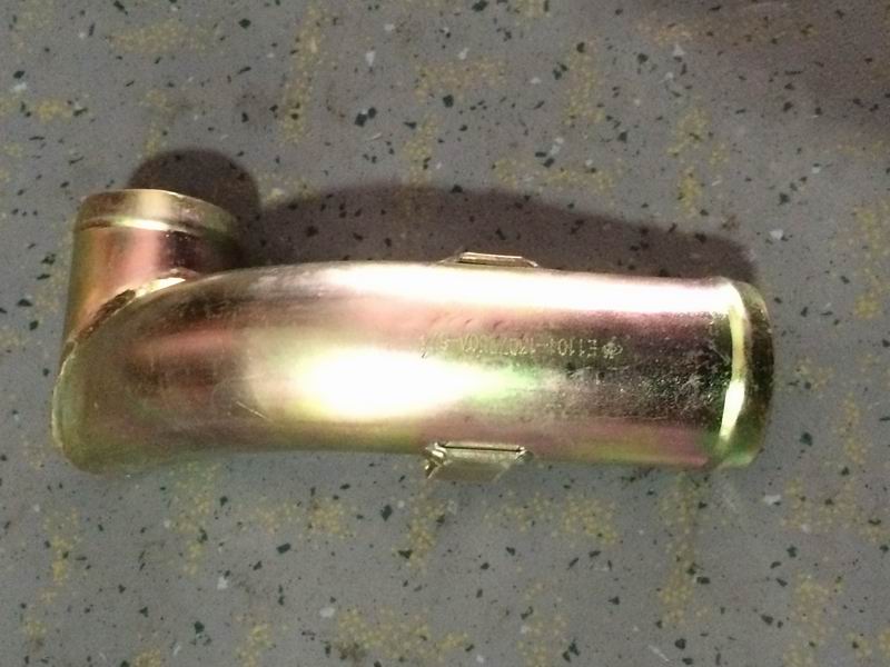 Впускная труба водяного насоса-1