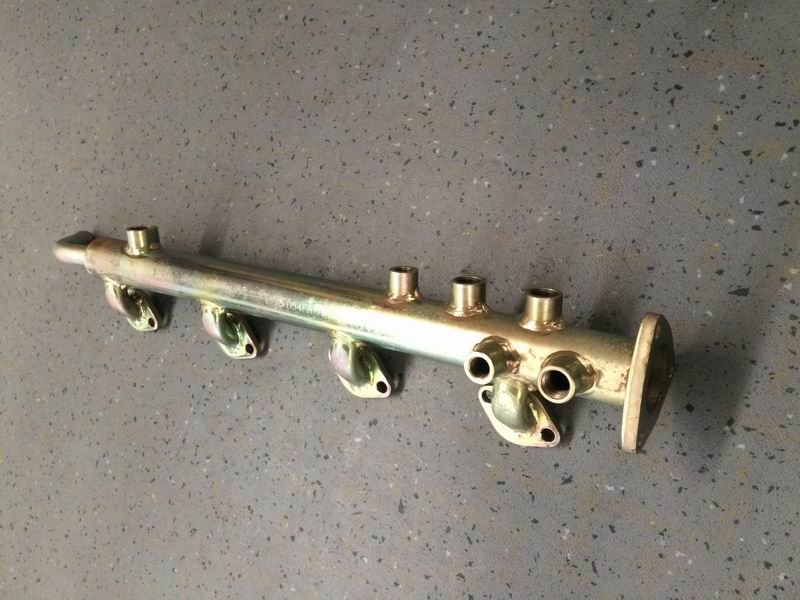 Engine water outlet pipe