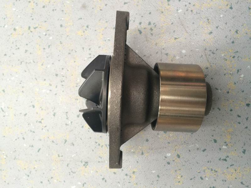 Водяной насос; можно заменить на 1307-00984