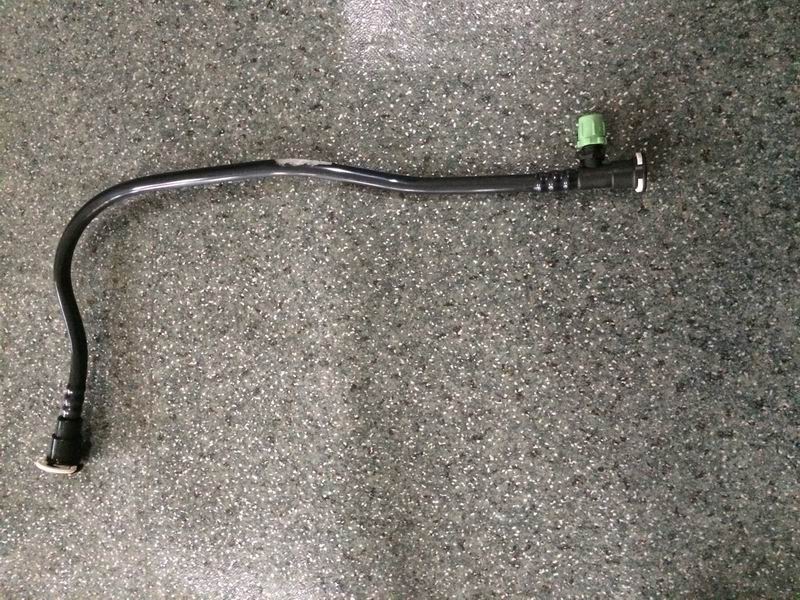 Engine cooling water pipe