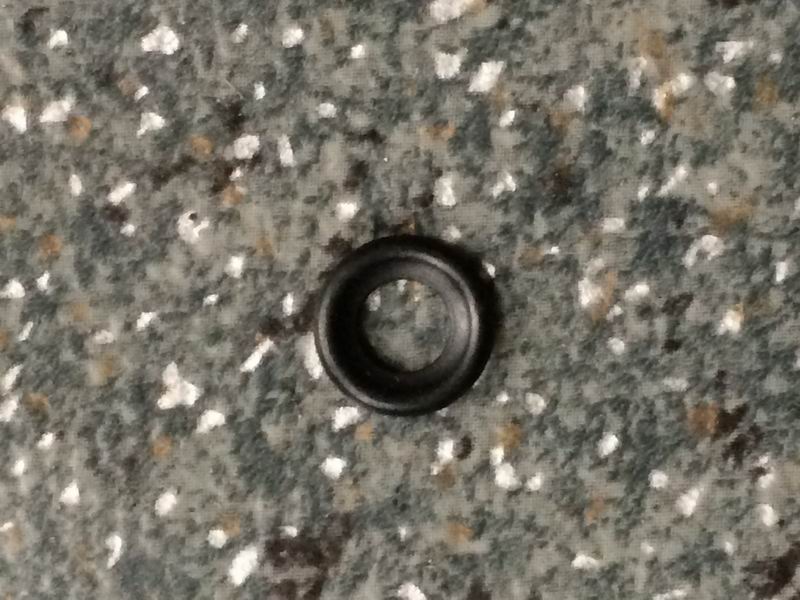 Уплотнительное кольцо патрубка охлаждающей воды двигателя