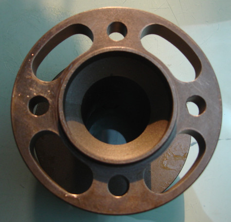 Fan vibration damping shaft