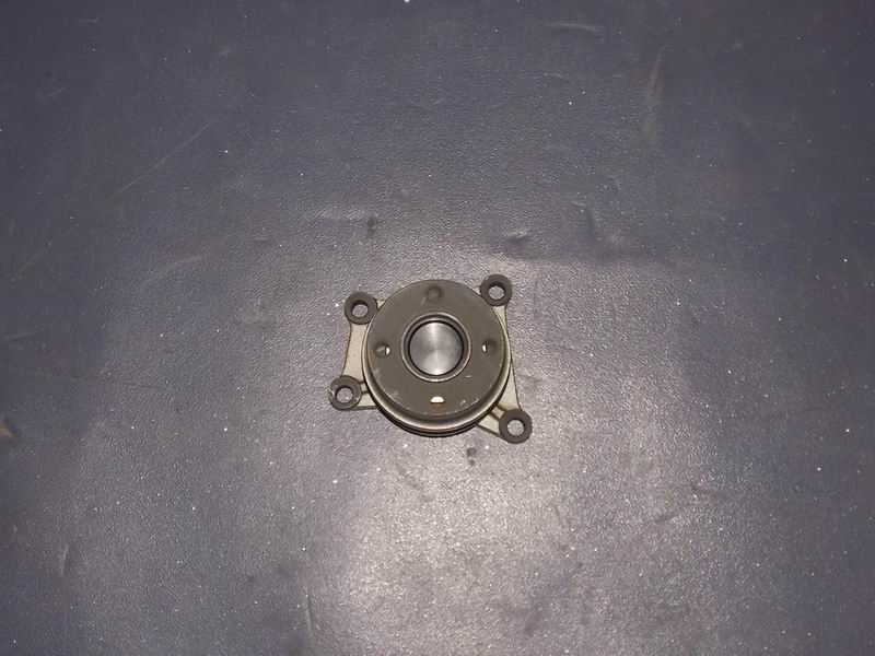 Fan vibration damping shaft