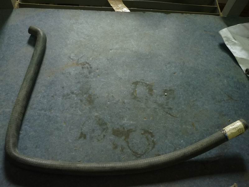 Water pump circulation pipe