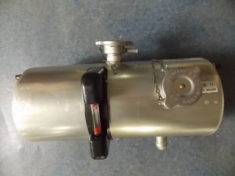 Expansion water tank, round 8L, right side plus, right side bottom