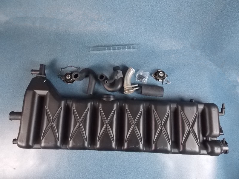 D Expansion water tank (square, 10L, fill on the left, drain on the left)