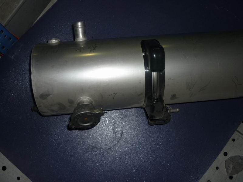 Expansion tank assembly (circle, 13L, right side fill, right side drain-1
