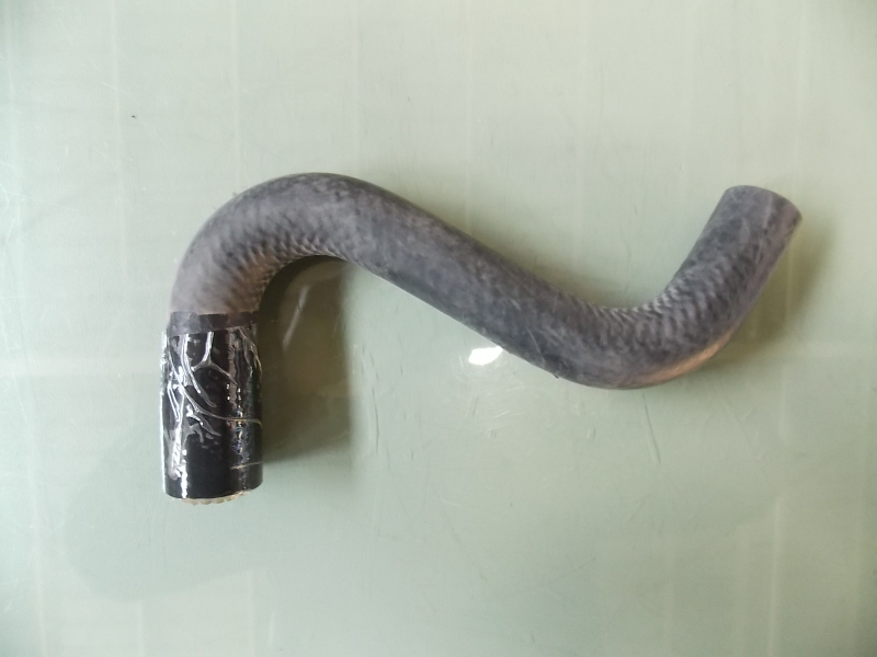 Сливная трубка расширительного бачка