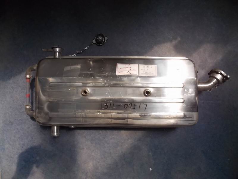 Expansion tank assembly (13L square, plus on the right side, lower on the left side)