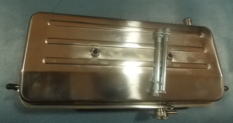 Expansion water tank, square 13L, front filling, right side drain