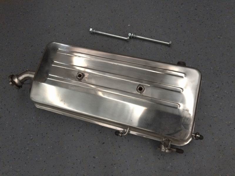 Expansion water tank, square 13L, fill on the left, drain on the right-2
