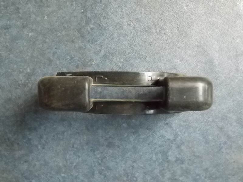 Пластиковая крышка смотровой трубы-2