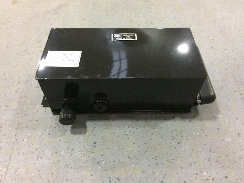 Expansion water tank, square 4L, top filling, left side drain-1
