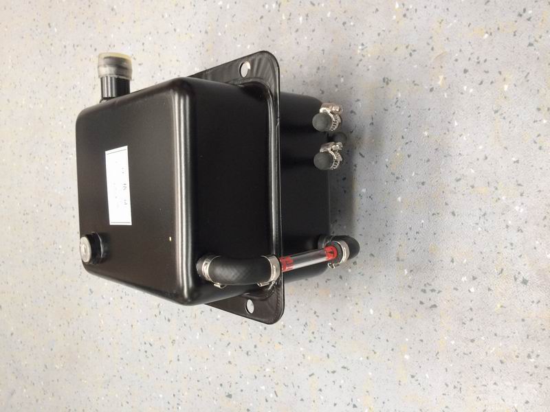 Расширительный бак для воды, квадрат 4. 5L , переднее заполнение, слив слева-1