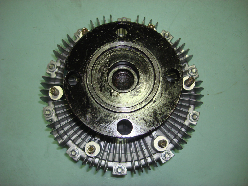 Silicone oil clutch assembly