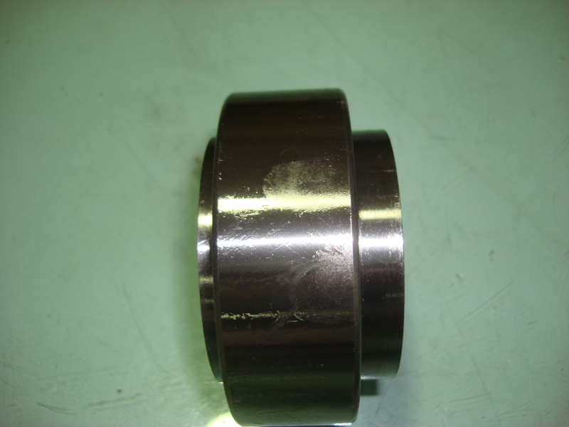 Angular contact ball bearing; can be replaced by 1315-02191