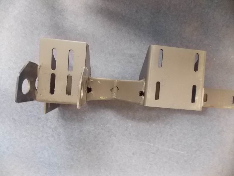 Fan fixing bracket, (left side) (process 20)