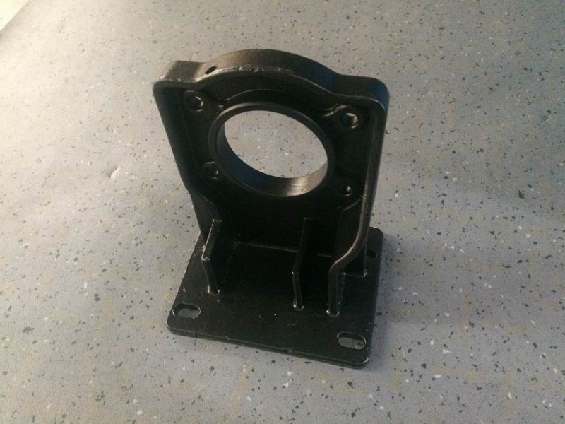Cooling transmission bracket