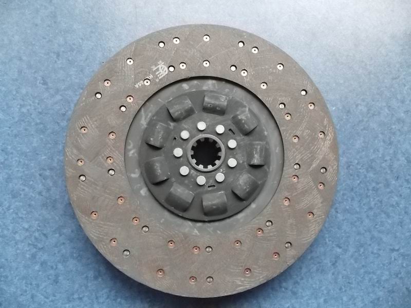 Clutch driven disc; can be replaced by 1601-00434-1
