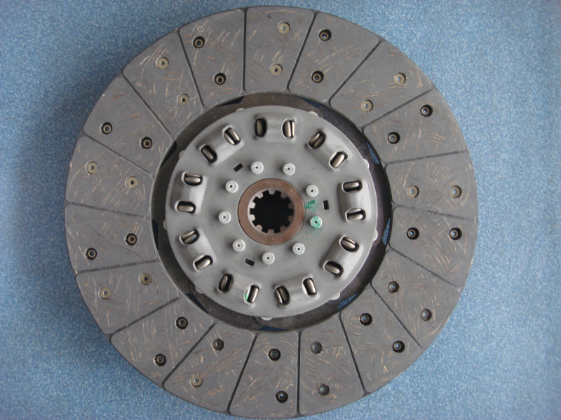 Clutch driven disc;Ф365-1